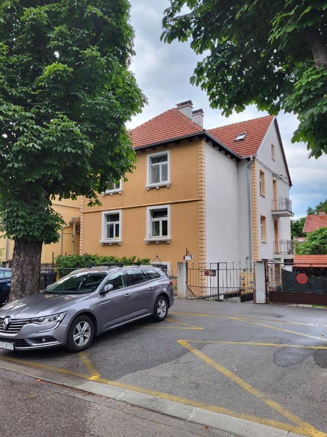 Апартаменты Apartman Buzanova Загреб Экстерьер фото